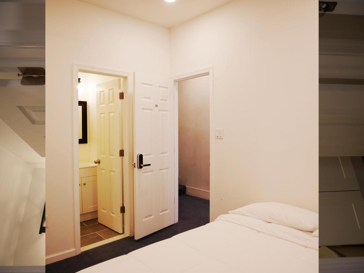 Oui On Ludlow - Entire House And Private Rooms In University City Philadelphia Eksteriør billede